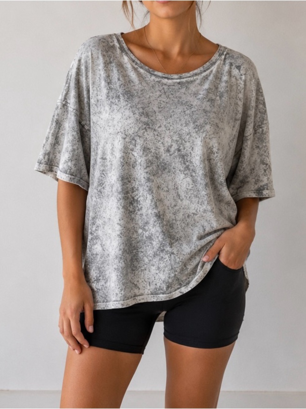 Lululemon Women’s Oversized Acid Wash Tee Gray Relaxed Fit
